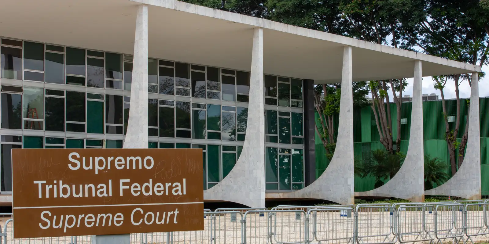 Para acobertar denúncias contra Moraes, Gilmar quer adiar sessão sobre conduta de ministro