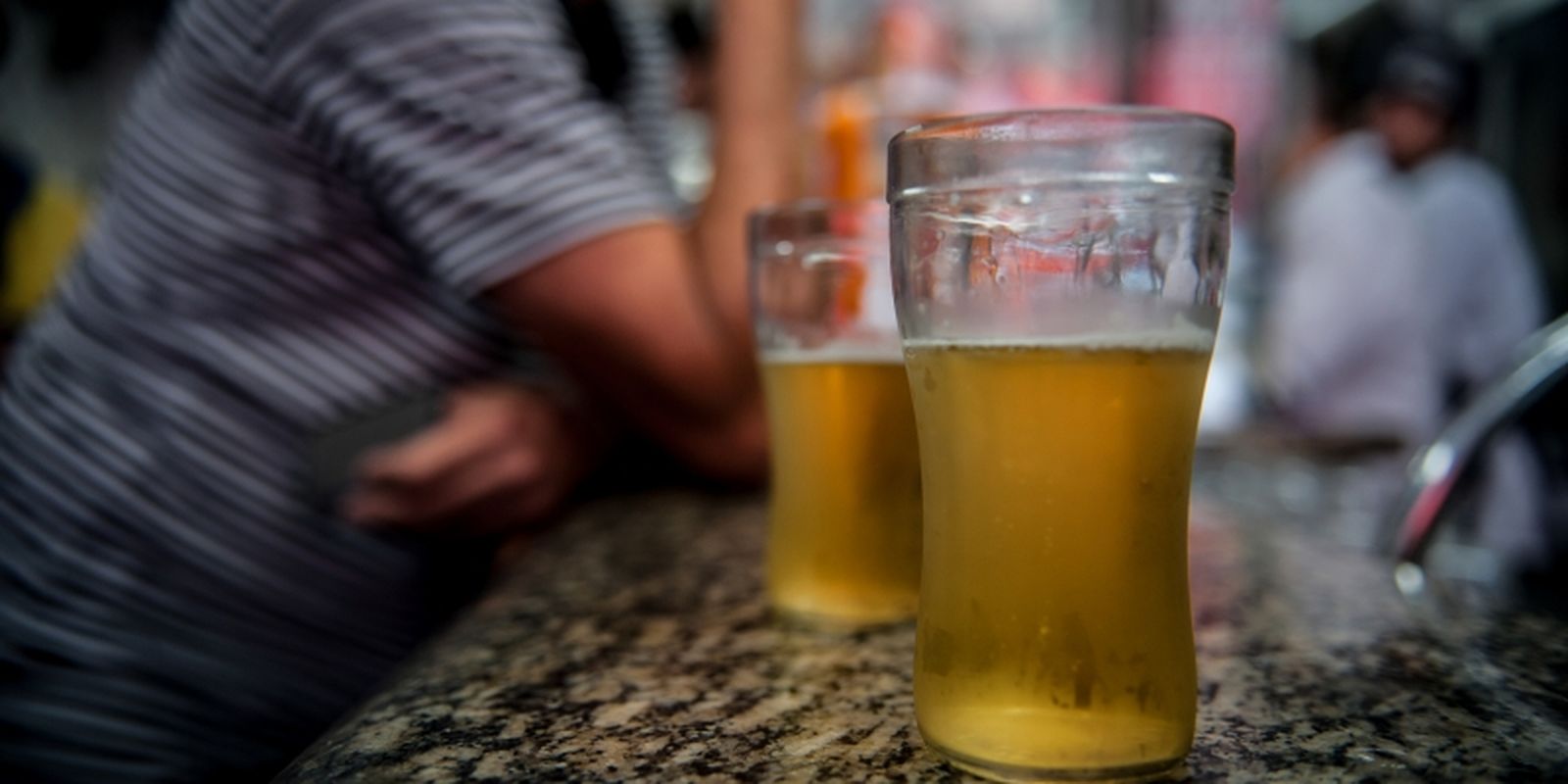 Álcool e cigarro podem causar cegueira