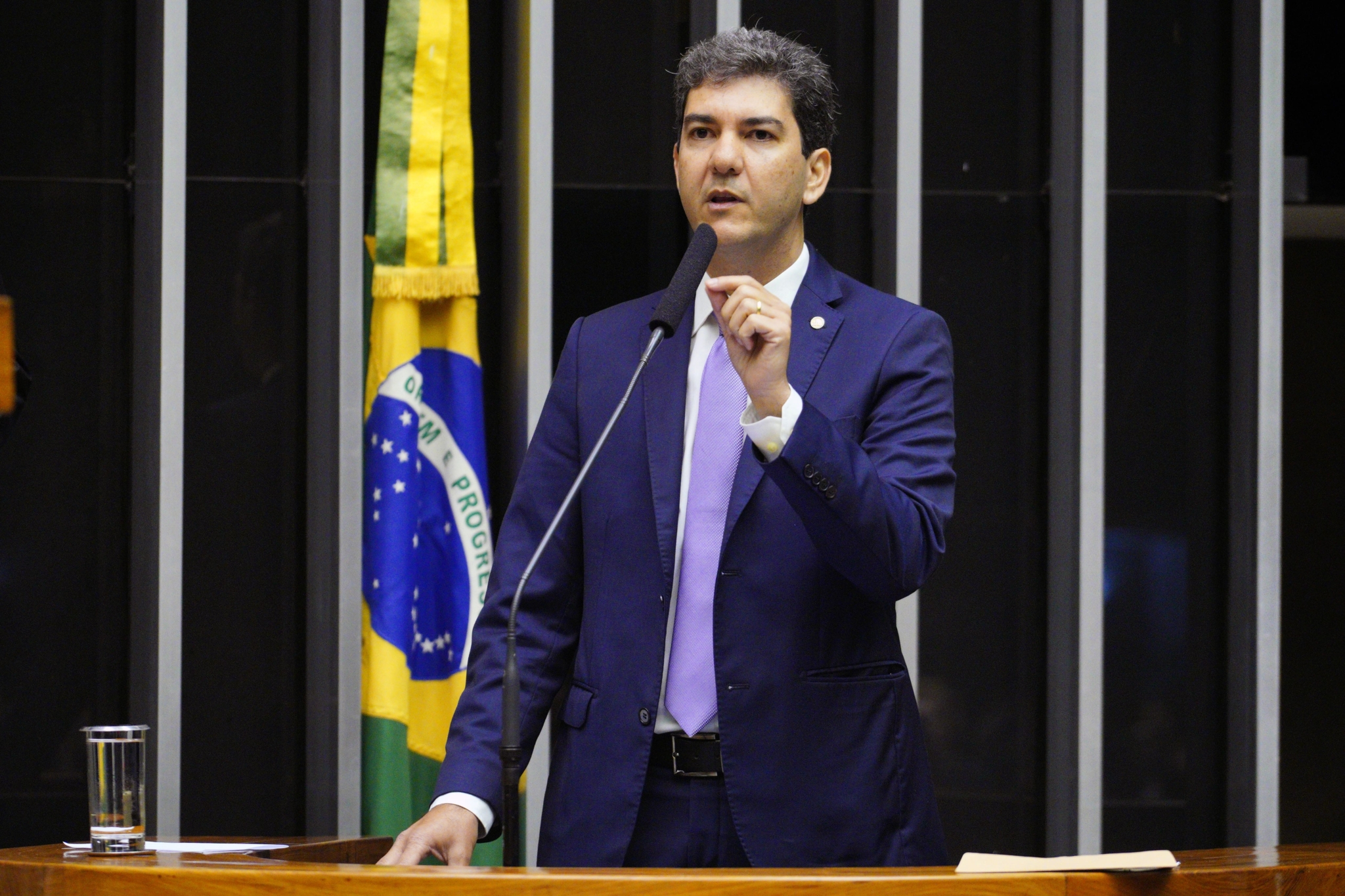 Maranhão foge da polarização nacional com Braide na liderança e base governista dividida