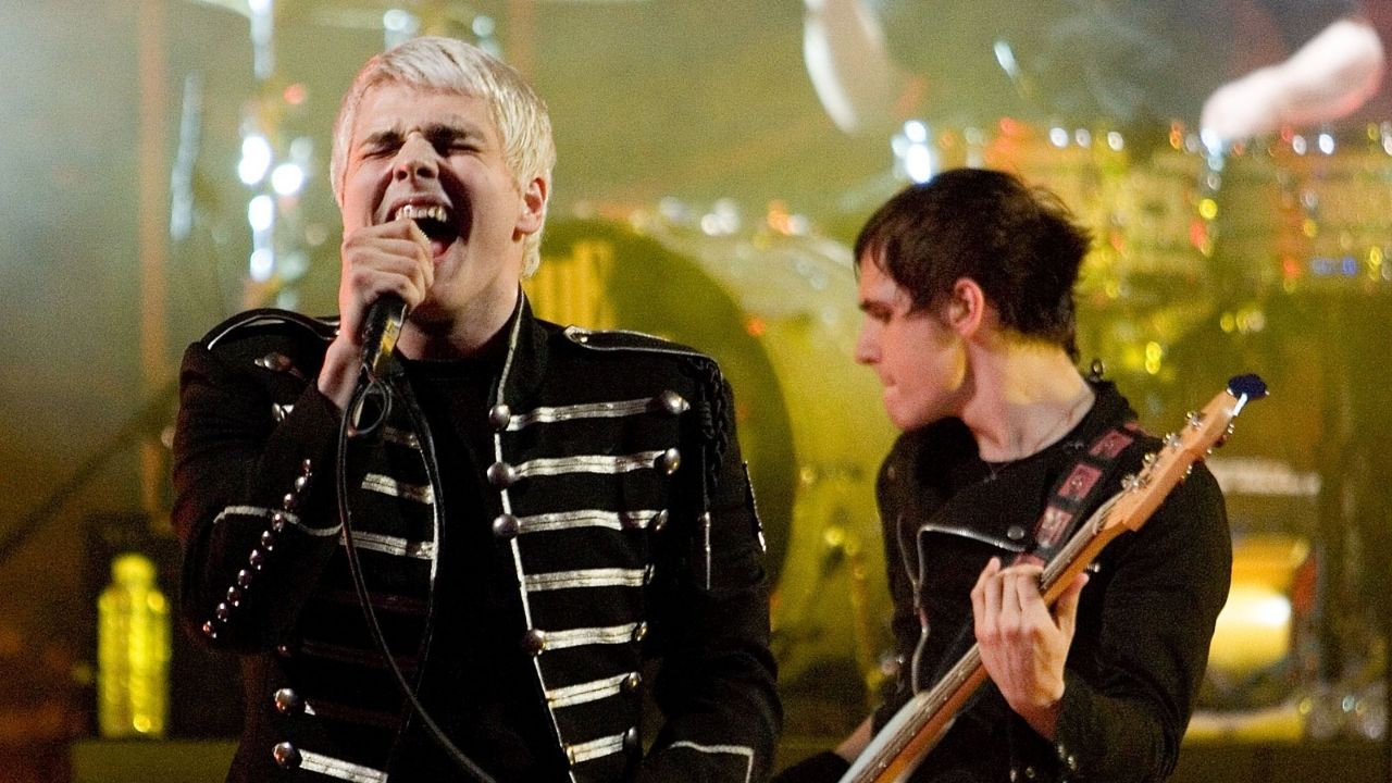 My Chemical Romance enfrenta ação judicial das líderes de torcida por figurinos de palco