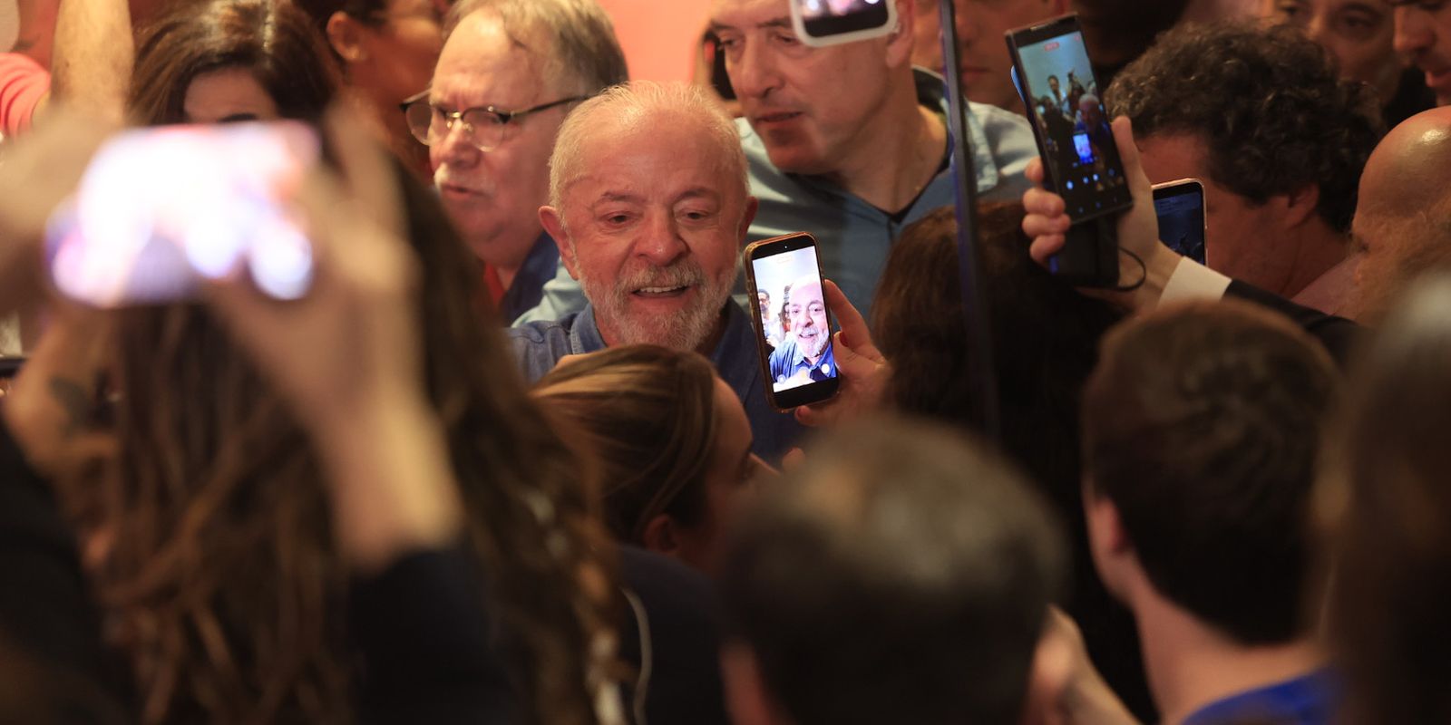 Lula diz, em seu primeiro discurso, que vai 
