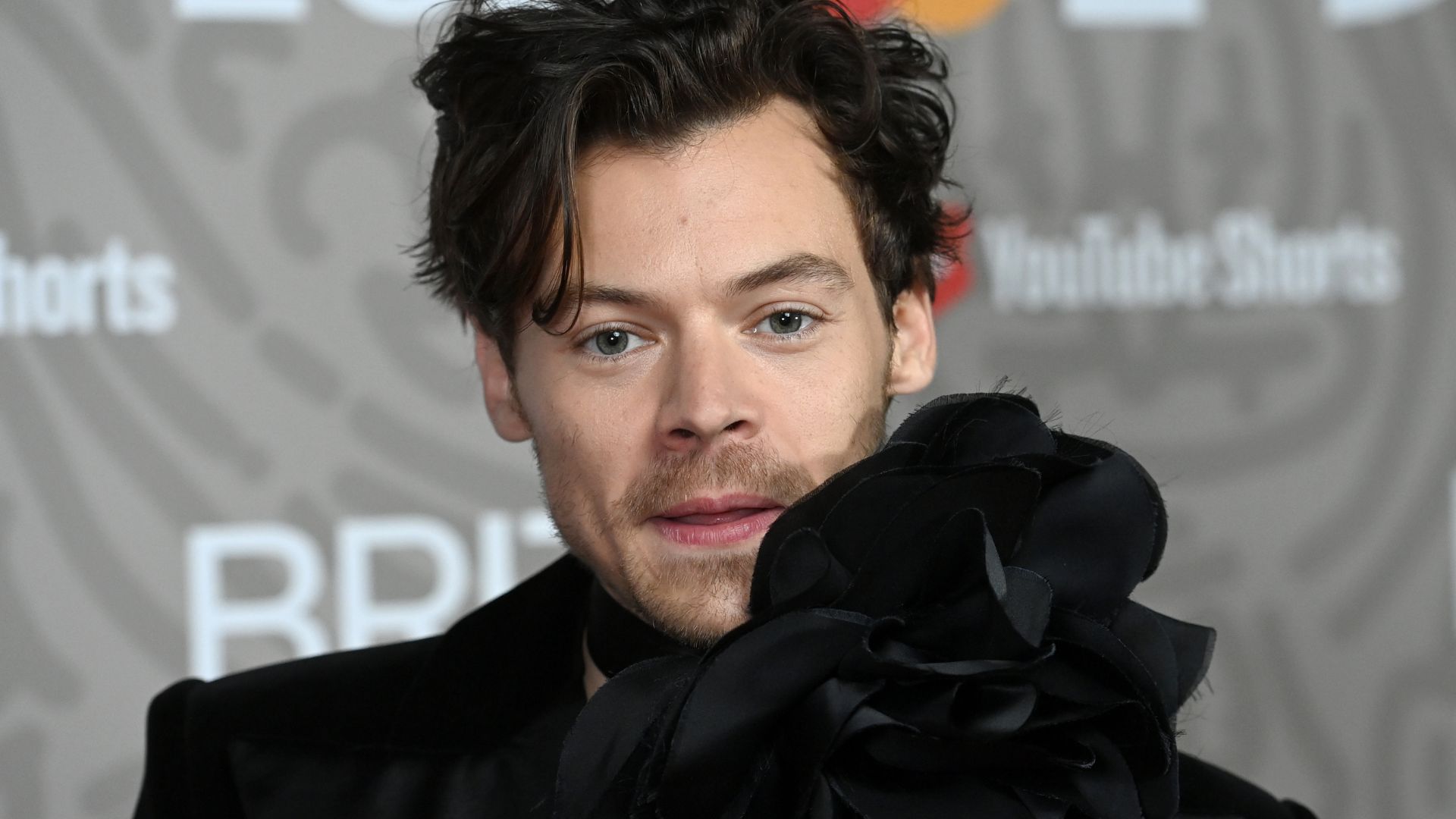 Harry Styles oferecerá primeira amostra do novo álbum com single de lançamento ‘Aperture’