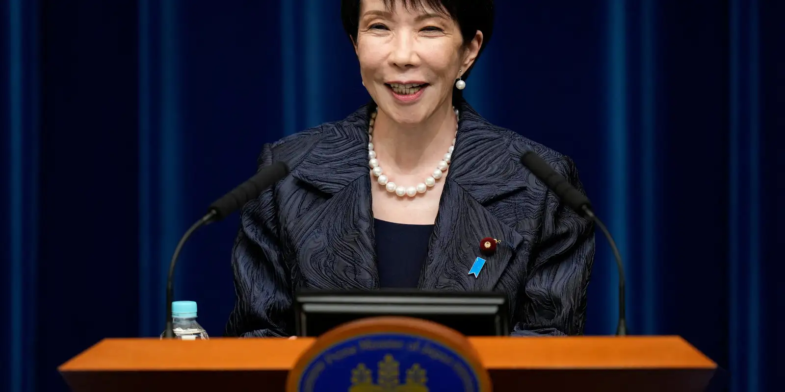 Sanae Takaichi obtém vitória eleitoral histórica 