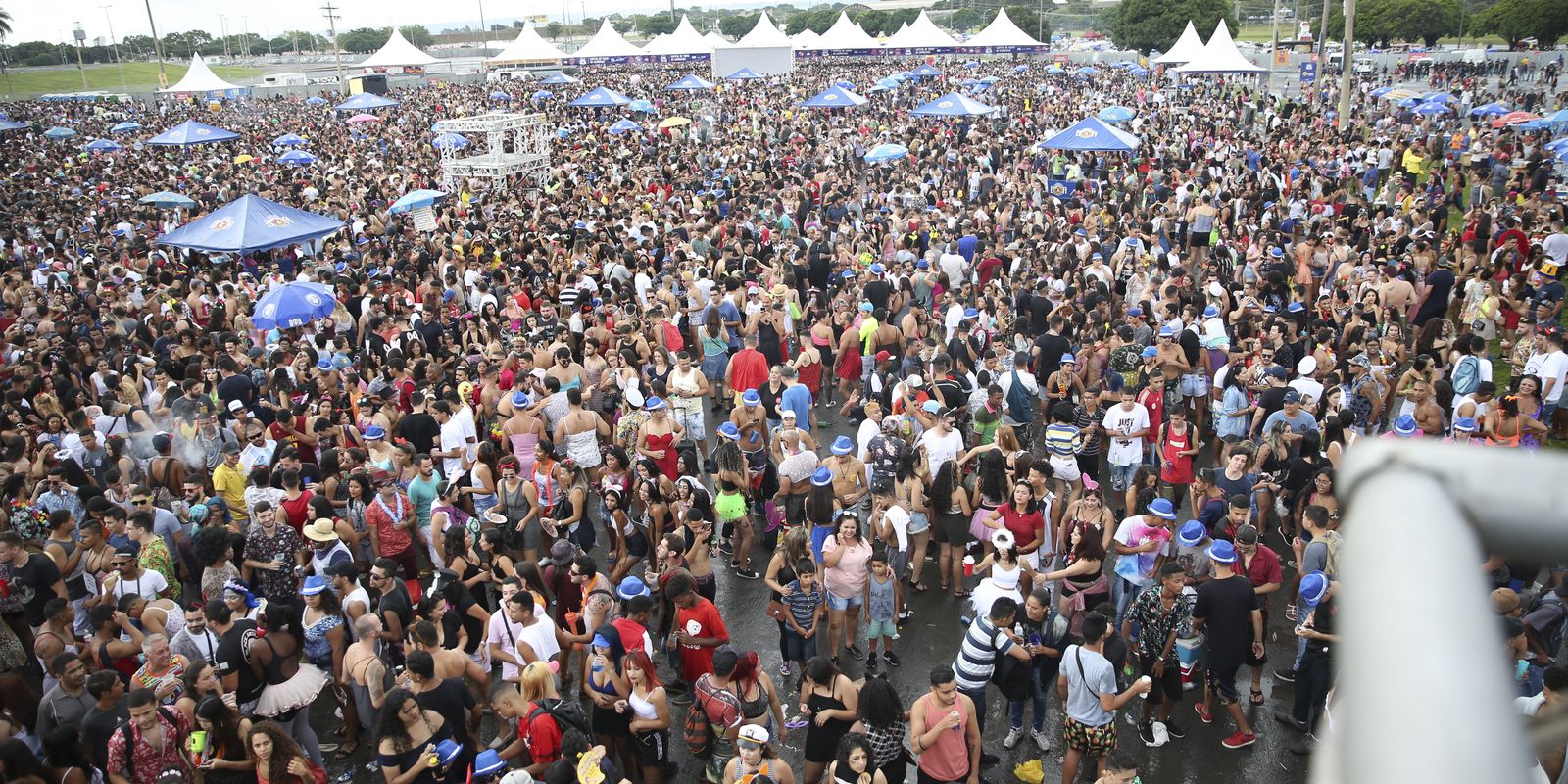 Risco de acidentes em rede elétrica no Carnaval