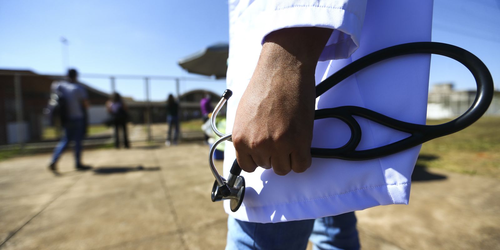 Data-limite para o Mais Médicos Especialistas 