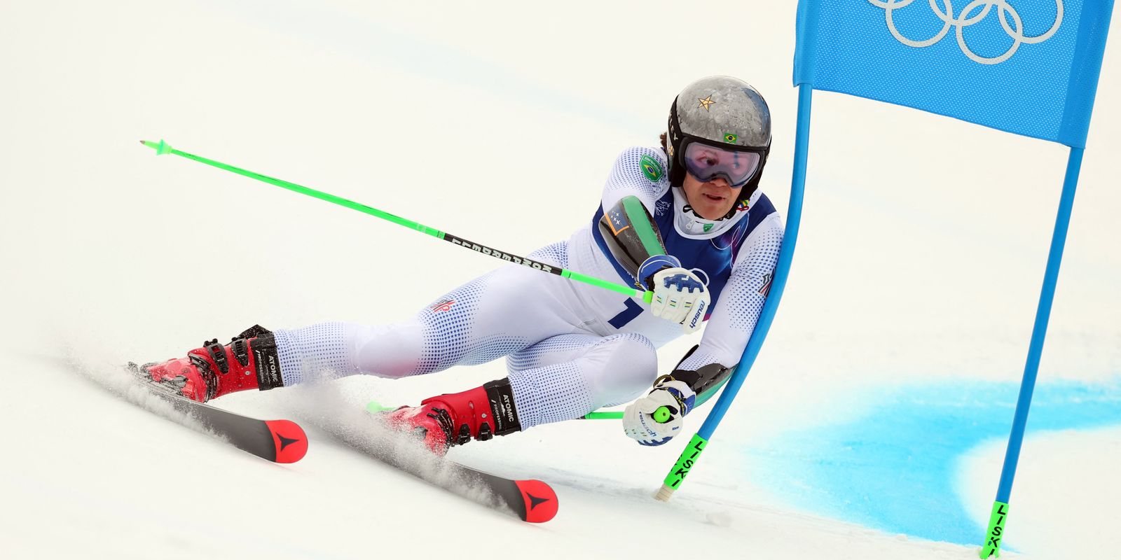 Esquiador Lucas Pinheiro conquista 1ª medalha de ouro para o Brasil em Olimpíadas de Inverno