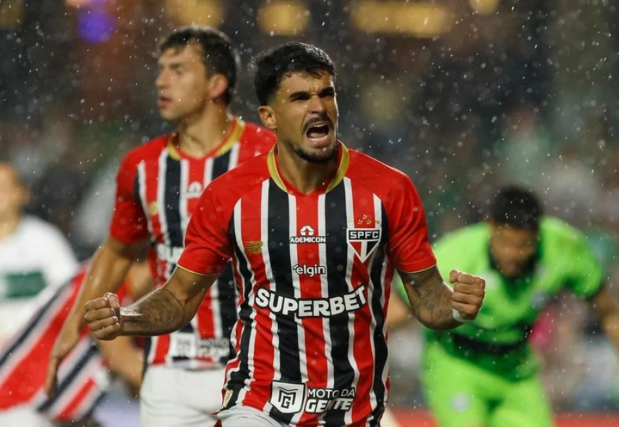 São Paulo e Palmeiras vencem seus adversários e lideram Brasileirão