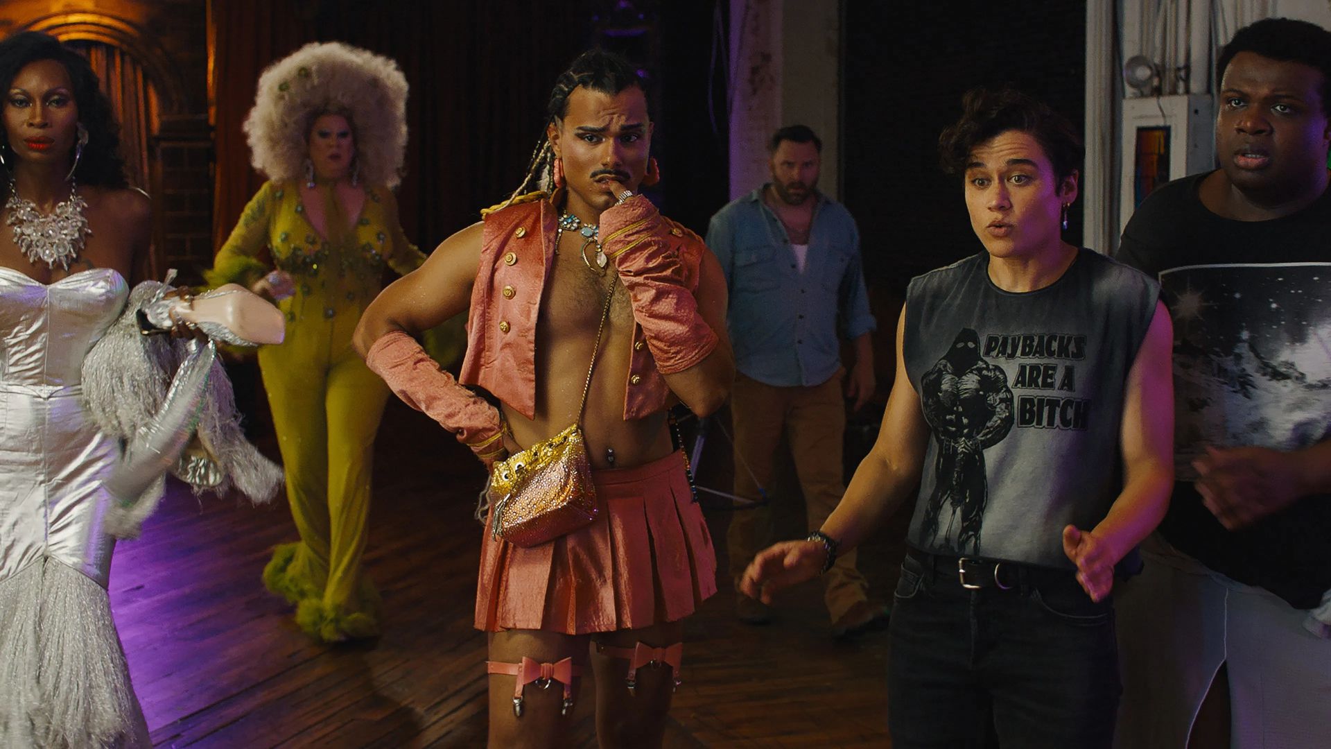 ‘Queens of the Dead’, terror com drag queens, estreia nos cinemas brasileiros