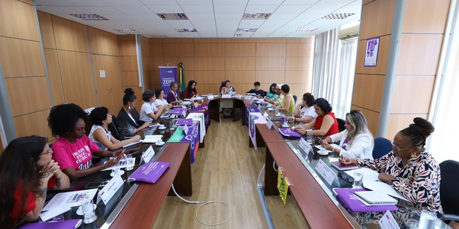 Movimento feminista protesta contra escala 6x1 