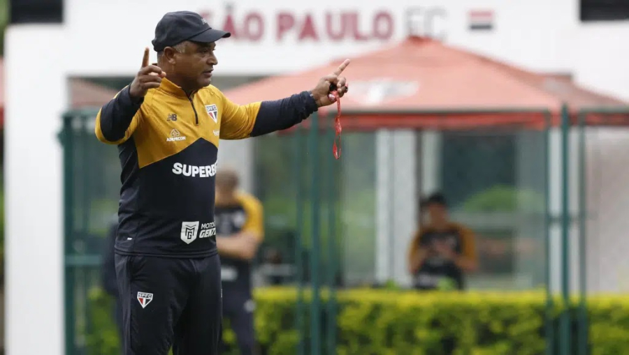 São Paulo recebe a Chapecoense na estreia do seu novo treinador