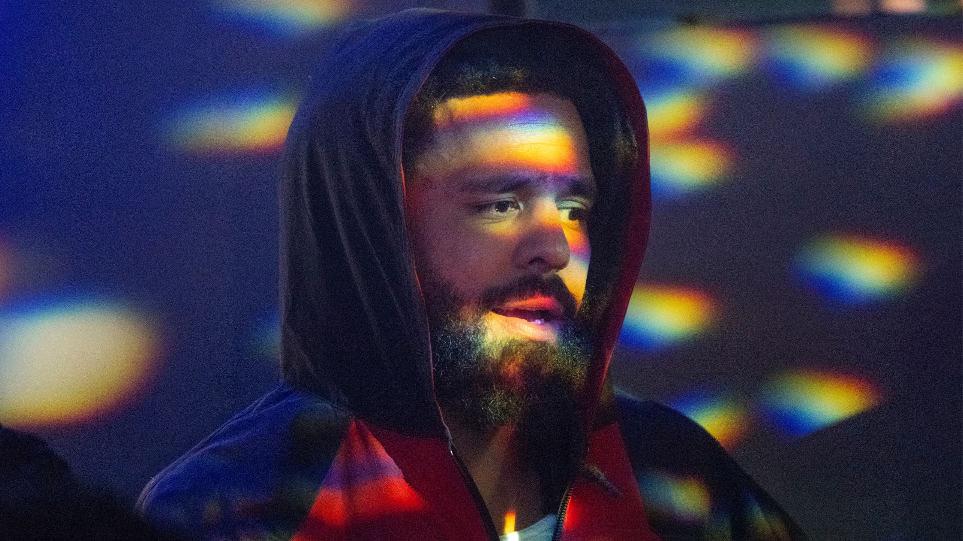 J. Cole promete sair da ‘zona de conforto’ após encerrar ‘Trunk Sale Tour’