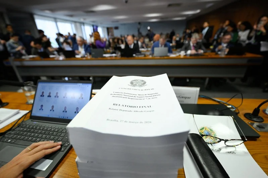 Parlamentares ligados ao presidente Lula votaram contra sequência de investigações da CPMI do INSS