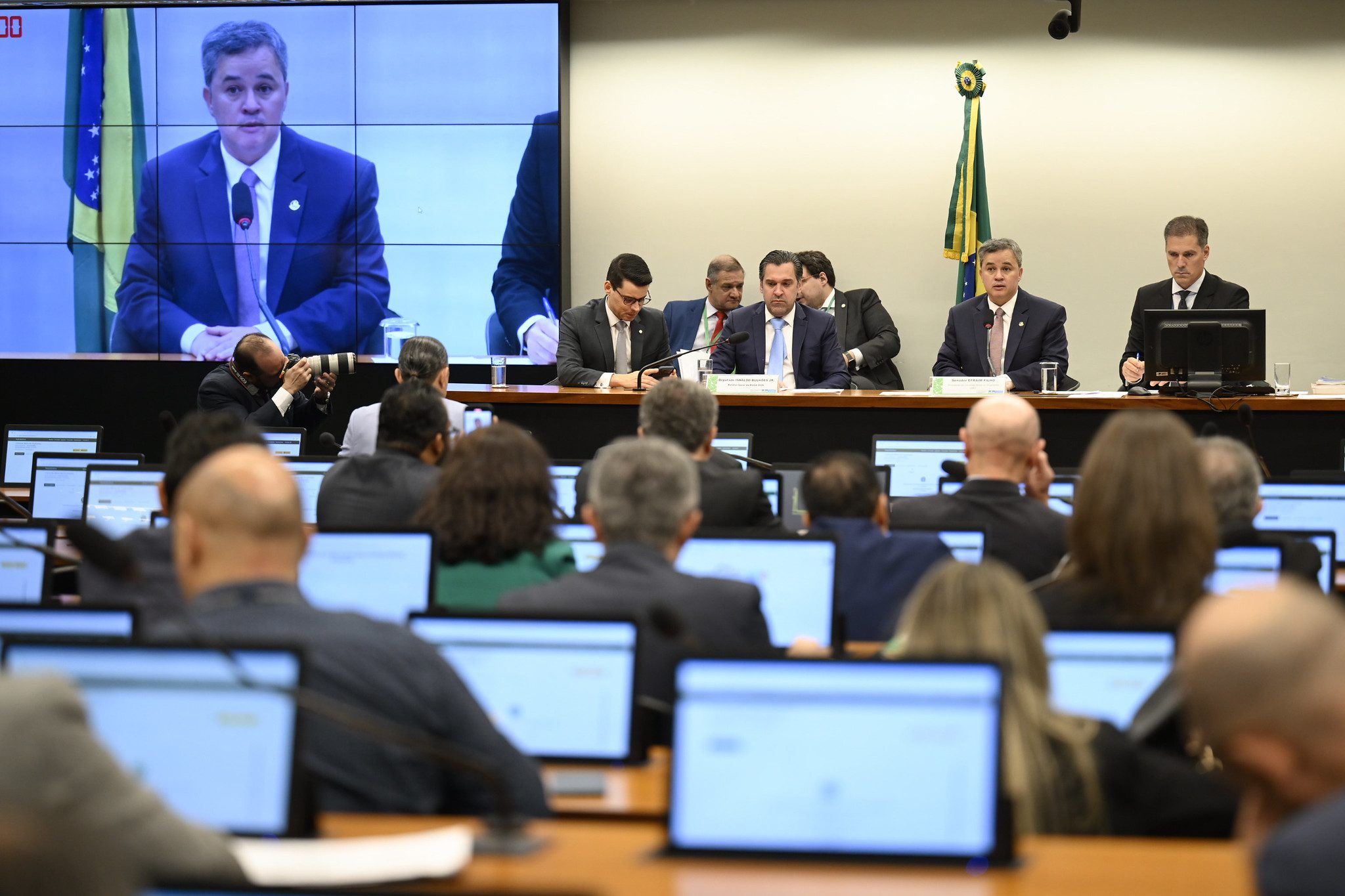 União estima risco de perda com ações judiciais tributárias em R$ 805,8 bilhões