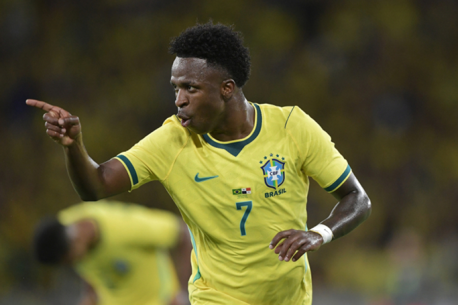 Brasil goleia Panamá e mostra força em campo na despedida 