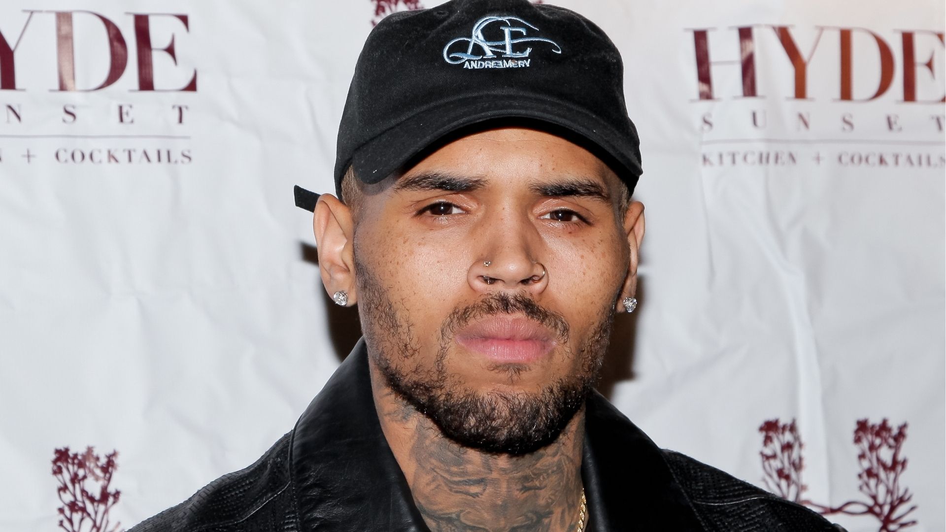 Chris Brown resolve processo judicial sobre as letras de ‘Monalisa’ e ‘Sensational’