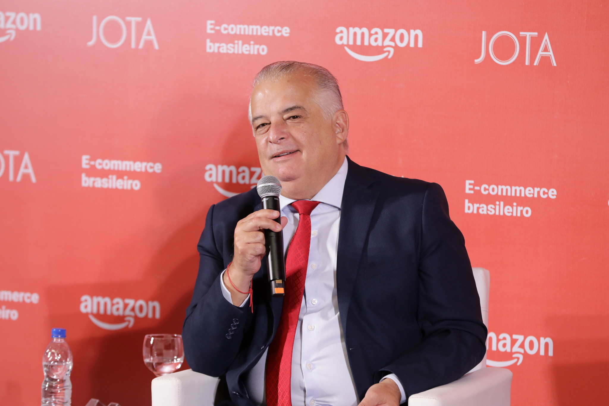 Como recompensa a ‘sacríficio’, PT oferece ‘terreno na lua’ em eventual Lula 4