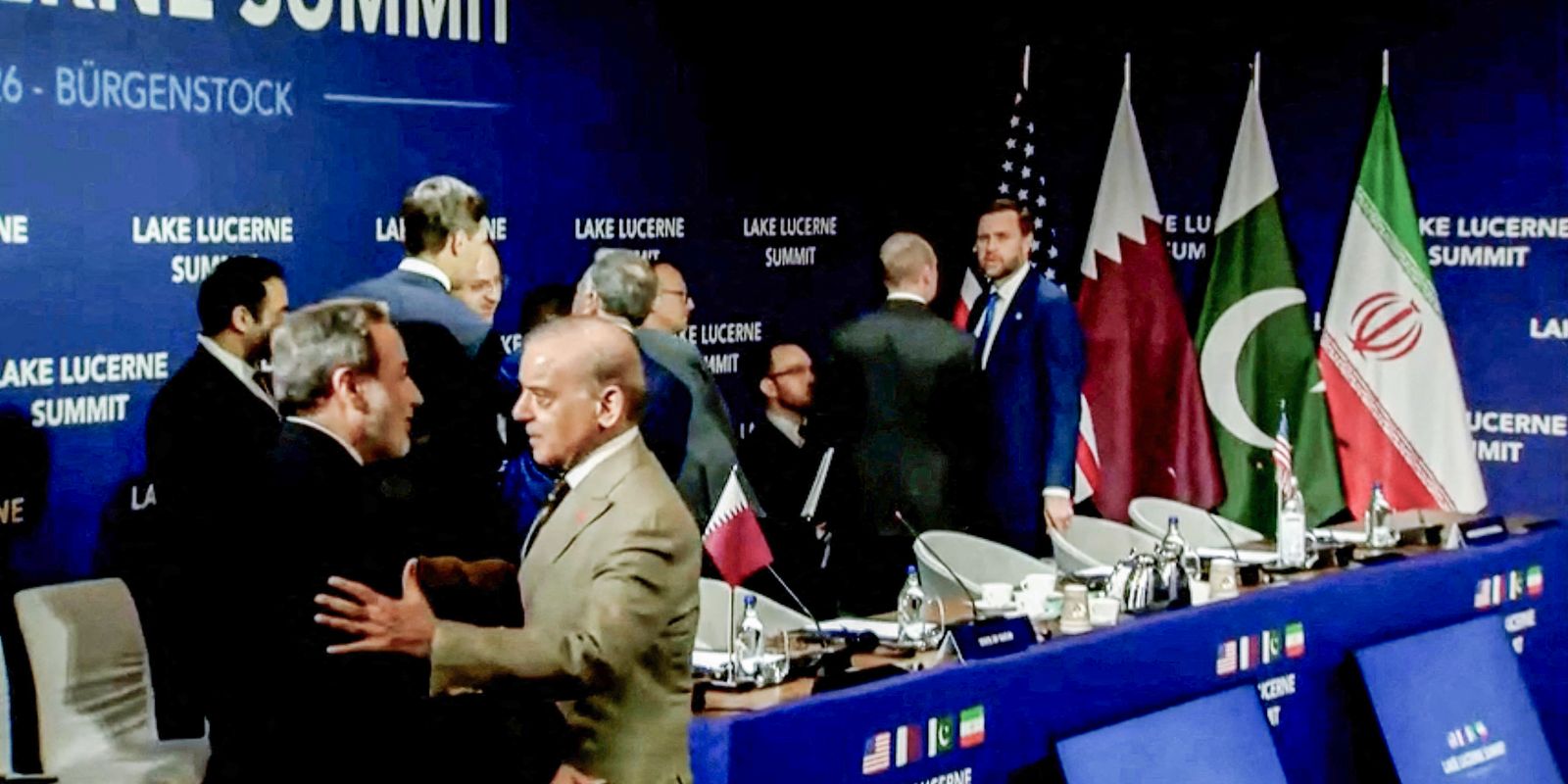 EUA e Irã negociam na Suíça, com Israel no Líbano