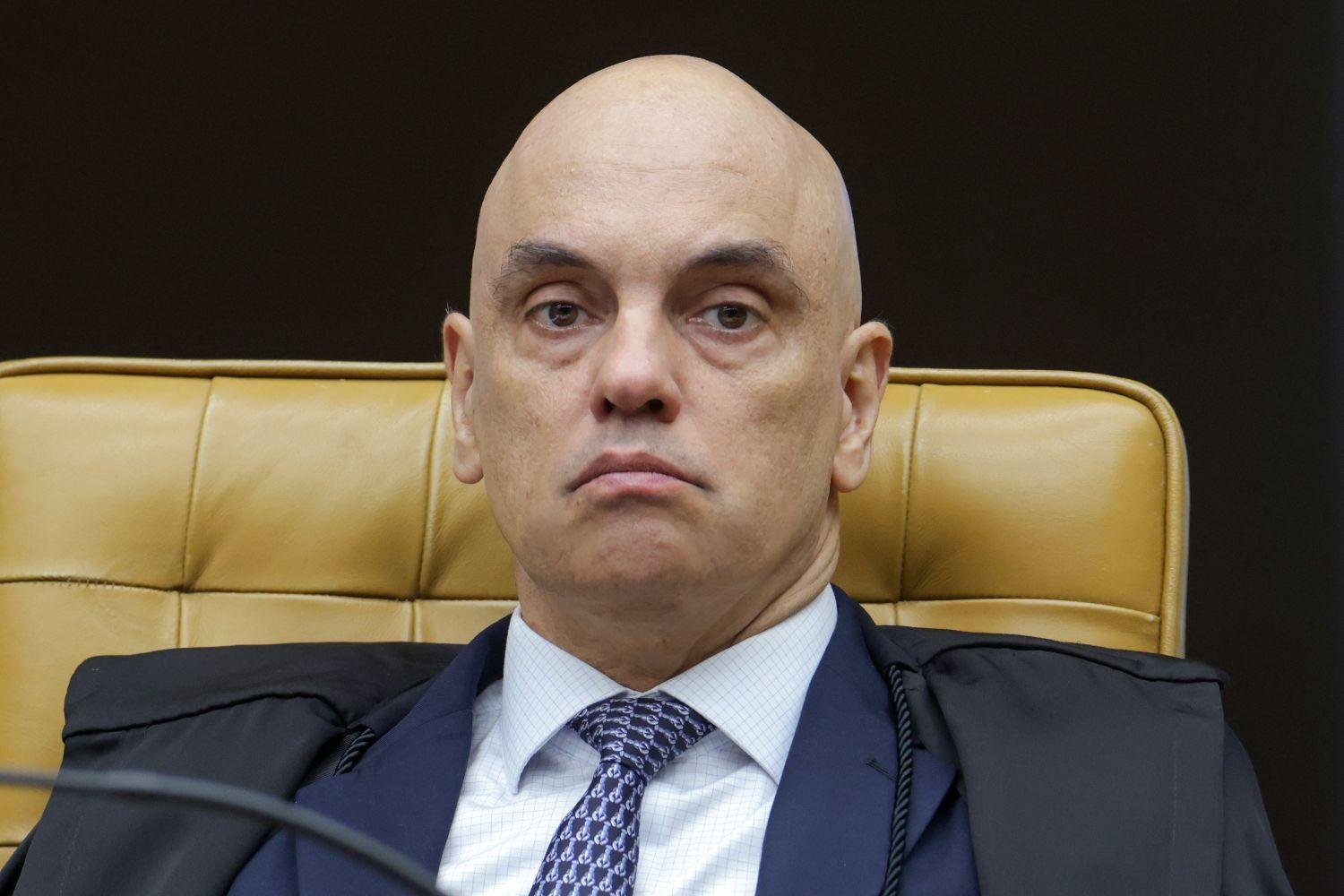 Moraes devolve investigação sobre Flávio Bolsonaro para presidência do STF escolher relator