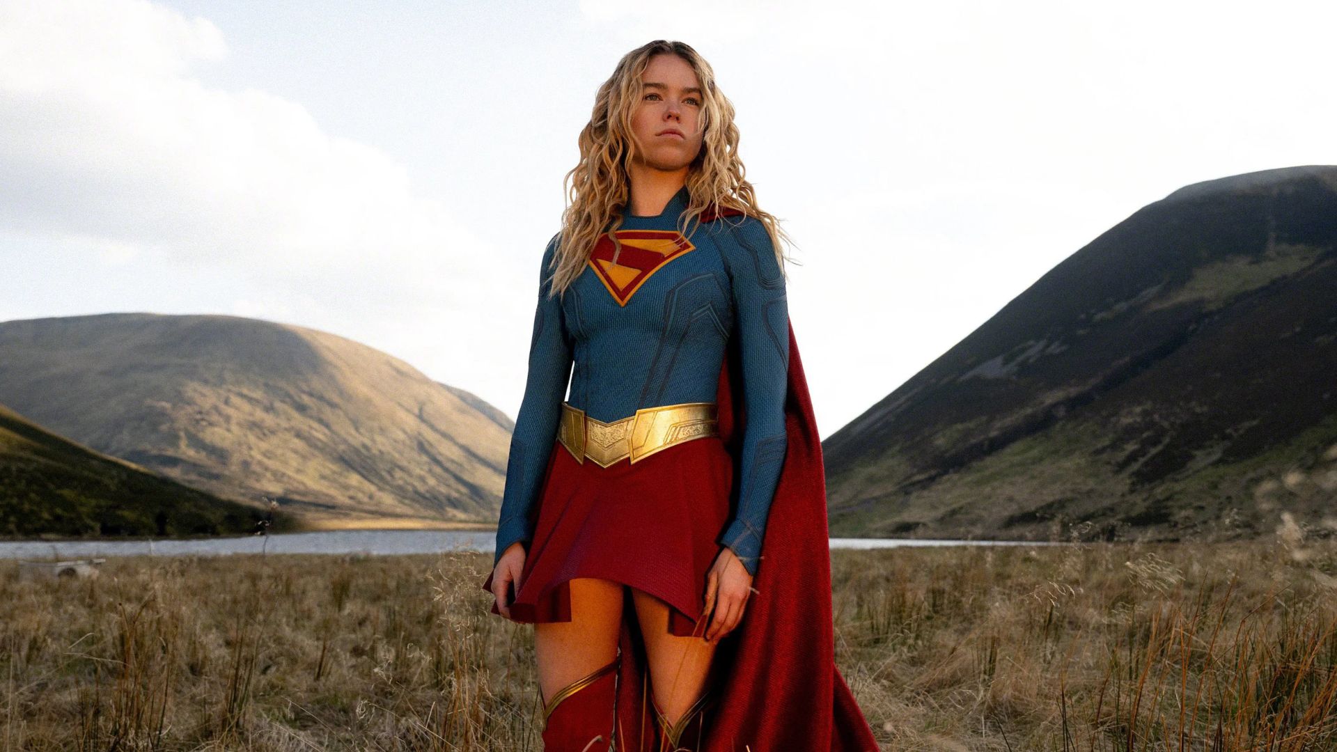 Milly Alcock brilha em um ‘Supergirl’ que tenta esterilizar a rebelde heroína