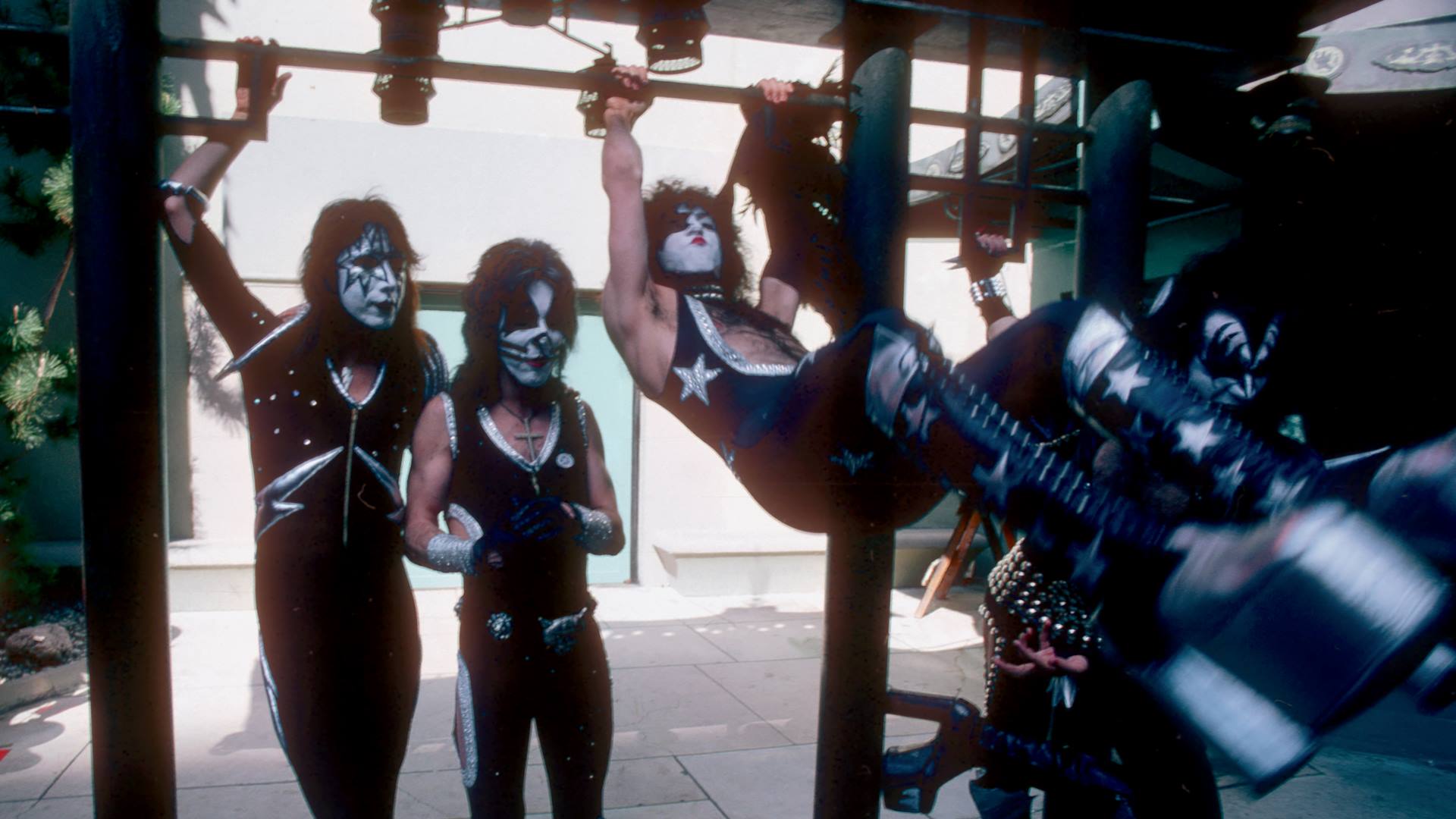 O hit do Kiss que enfim levou mulheres aos shows: ‘só tinha macho na plateia’